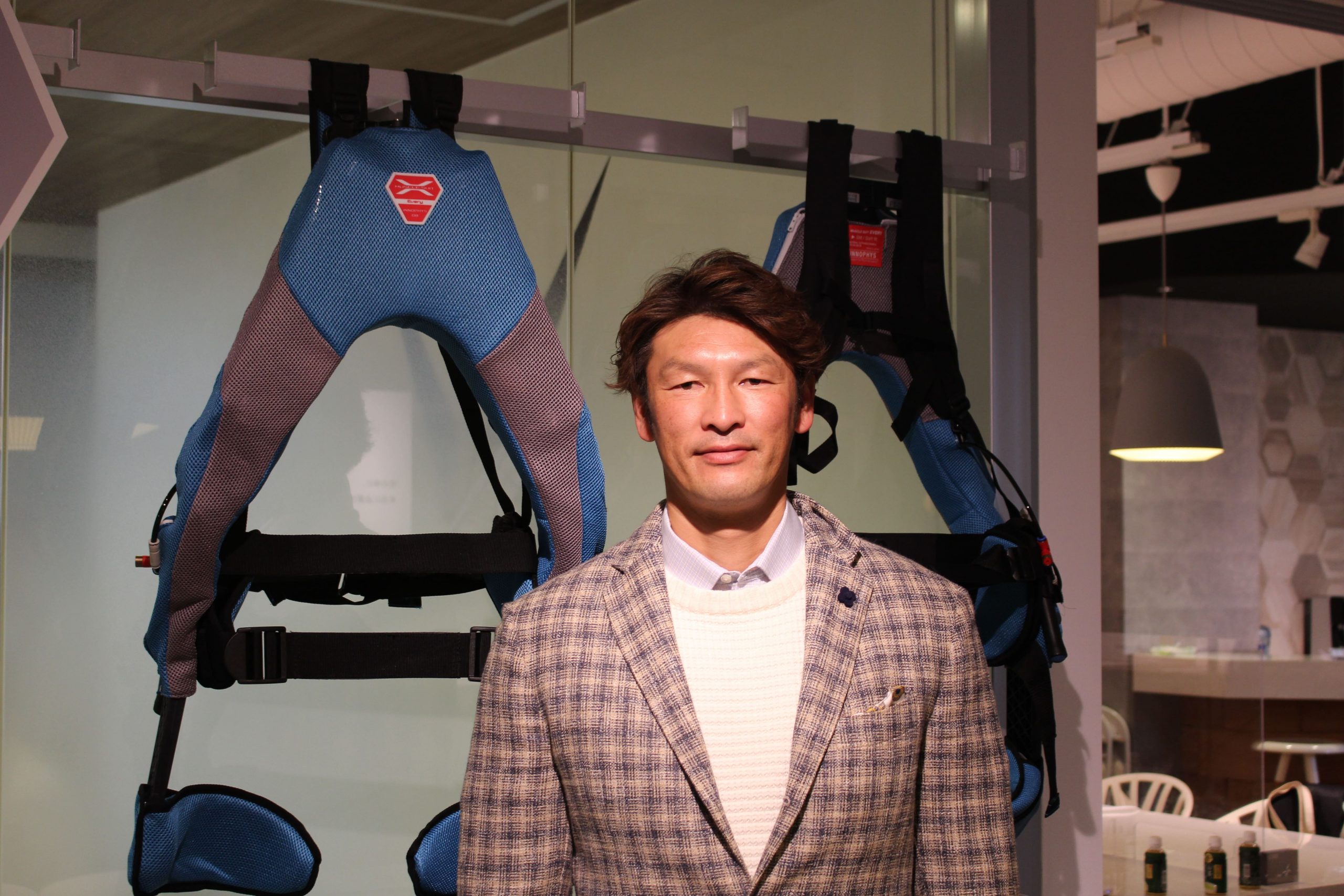 元サッカー日本代表 巻 誠一郎さん が語る、マッスル スーツの 災害