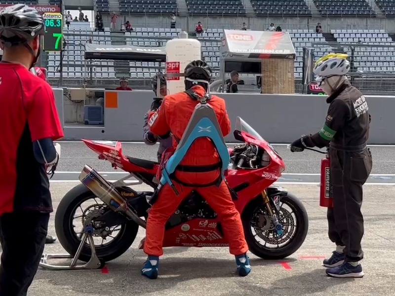 二輪ロードレース世界大会「鈴鹿8耐」でマッスルスーツが活躍しました